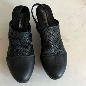 Free People women’s black clogs size 39